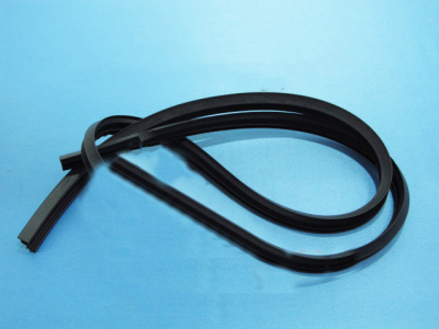 УПЛОТНИТЕЛЬ ДВЕРИ